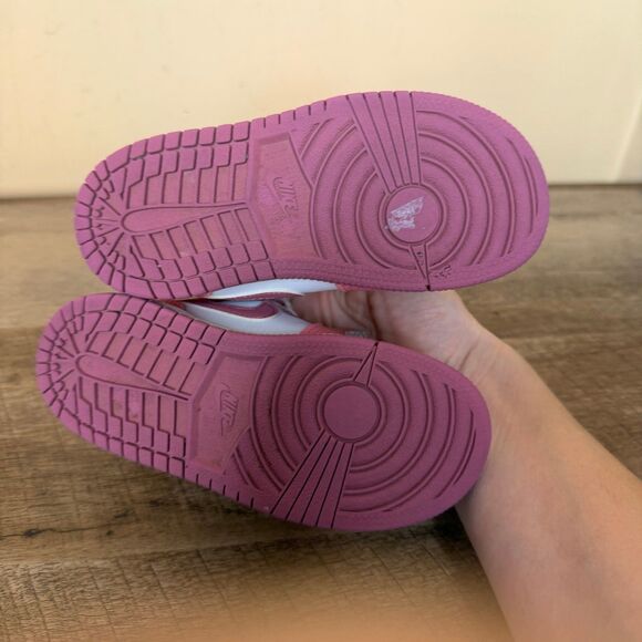 Air Jordan 1 Mid Valentines Day Toddler Size 9C DQ8425-616 Mid girls shoes pink - Picture 5 of 6